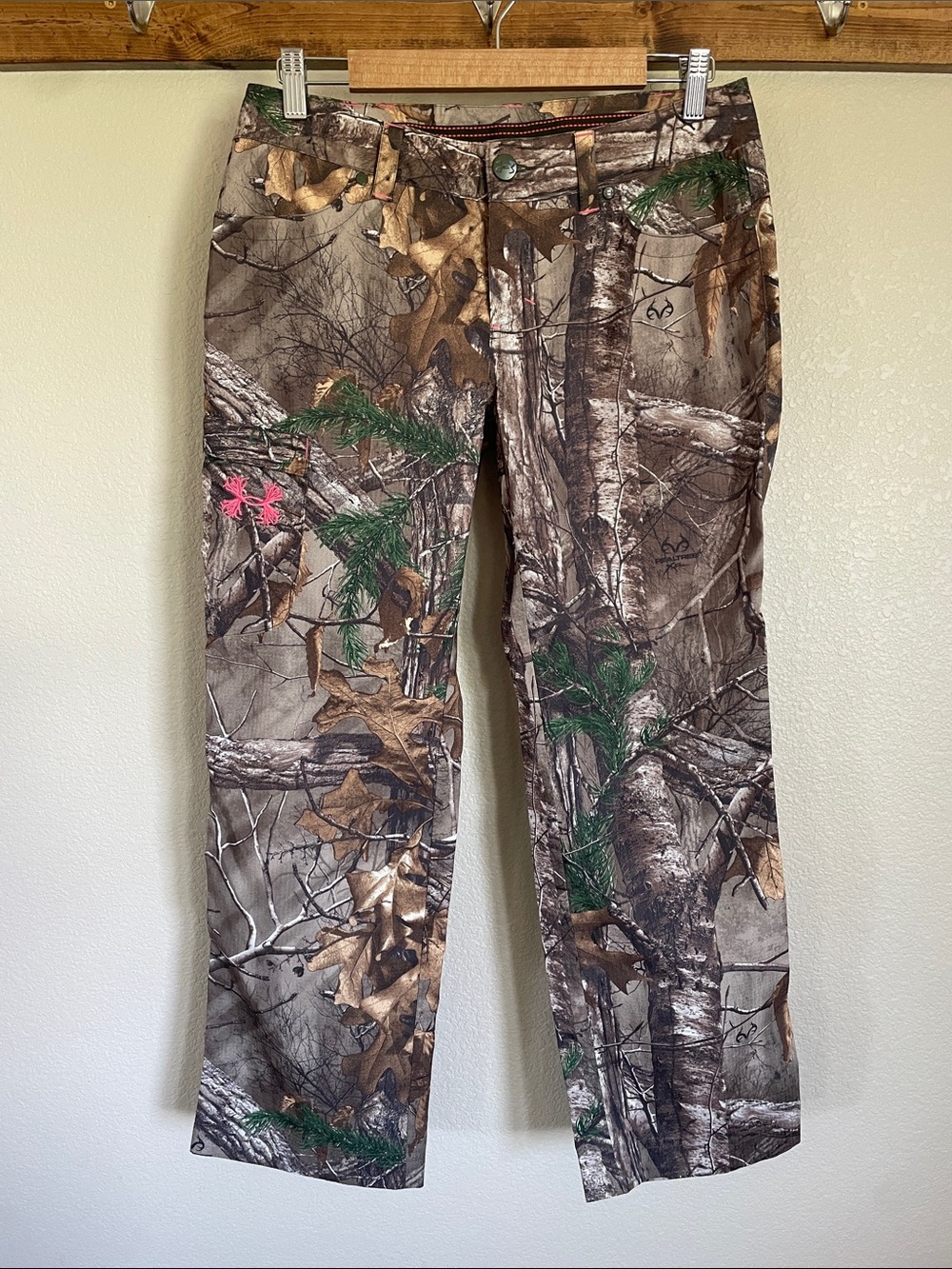 Under Armour Realtree Xtra Camo Cargo Performance Pant Women's 6 Hunting Pants